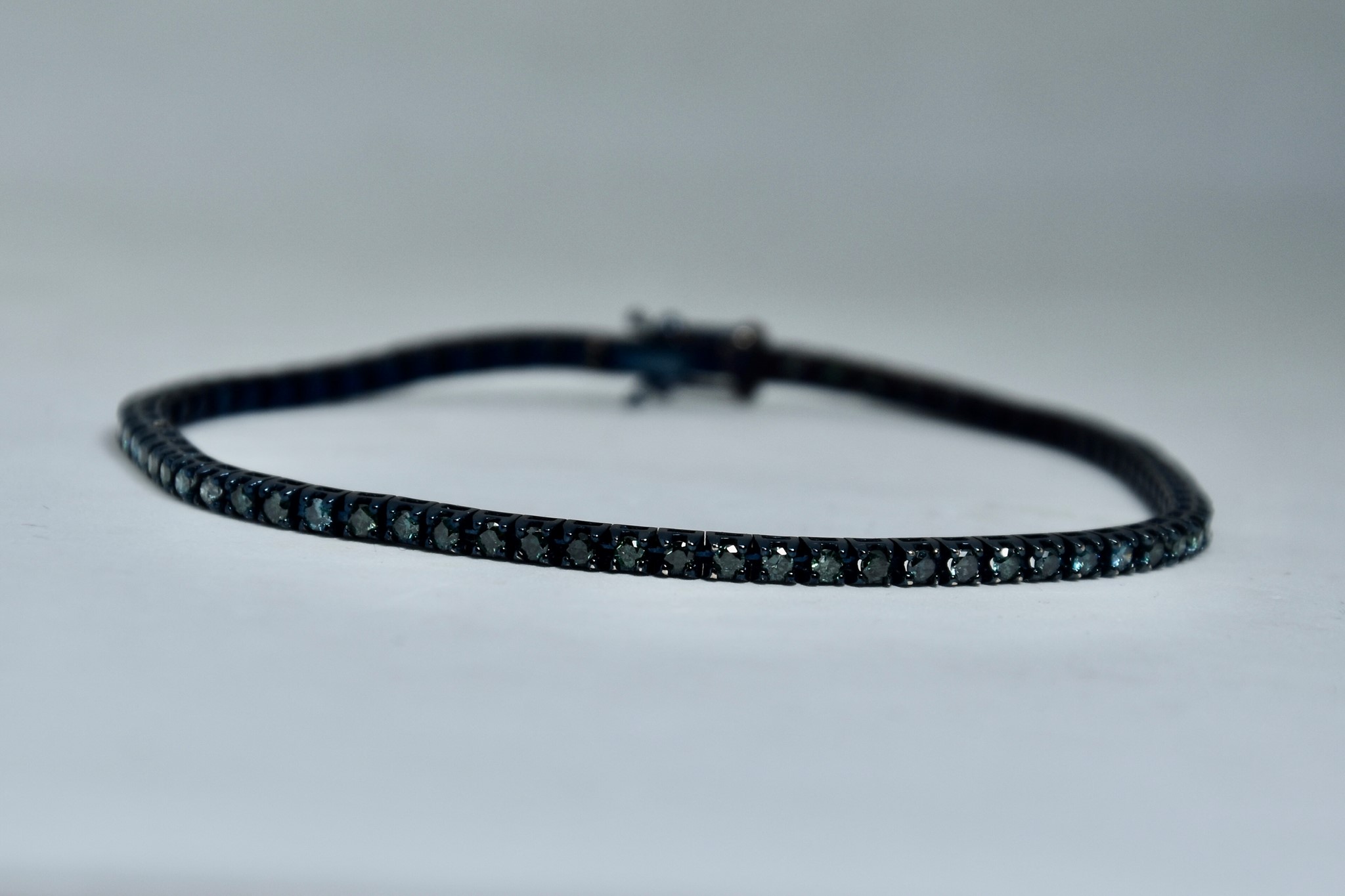 Immagine di BRACCIALE TENNIS DIAMANTI BLU
